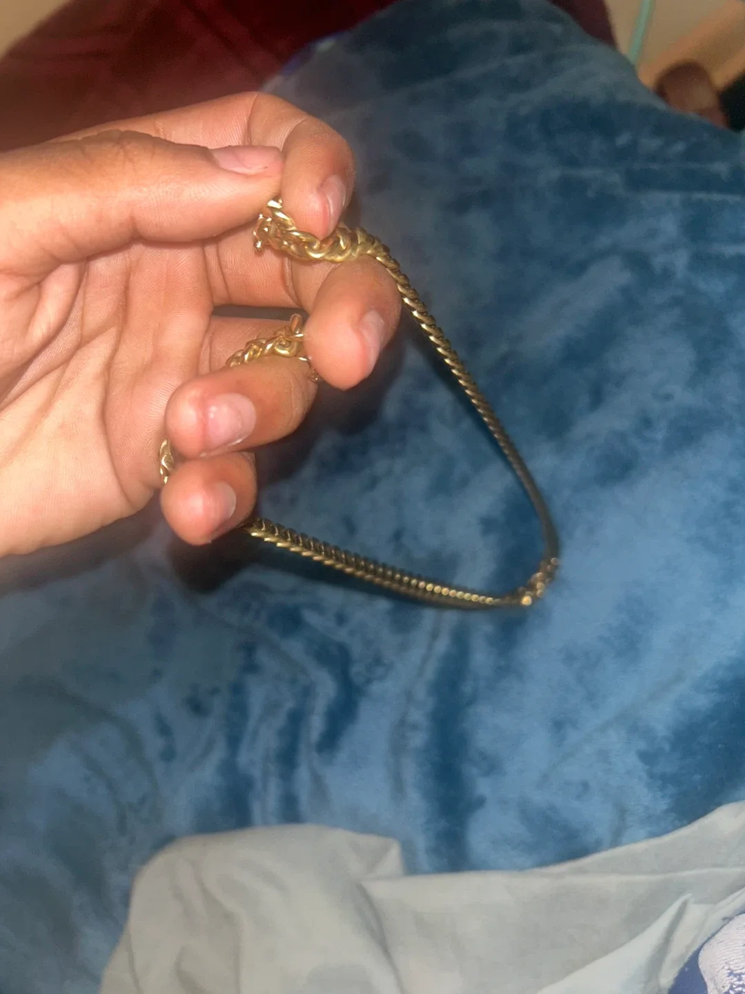 Gold Chain Necklace image indicator(3)