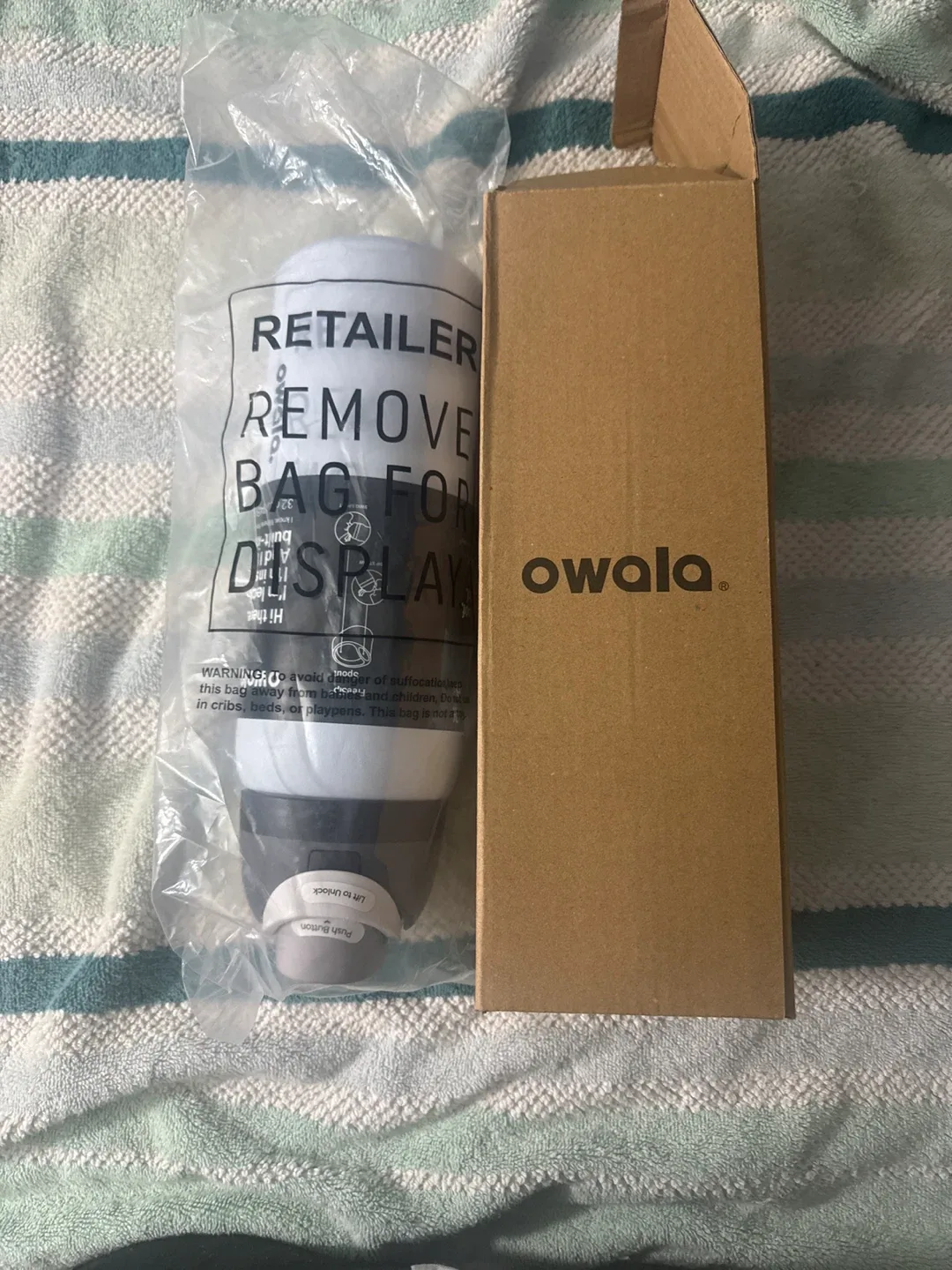 Owala FreeSip Water Bottle 32oz with Box image indicator(5)