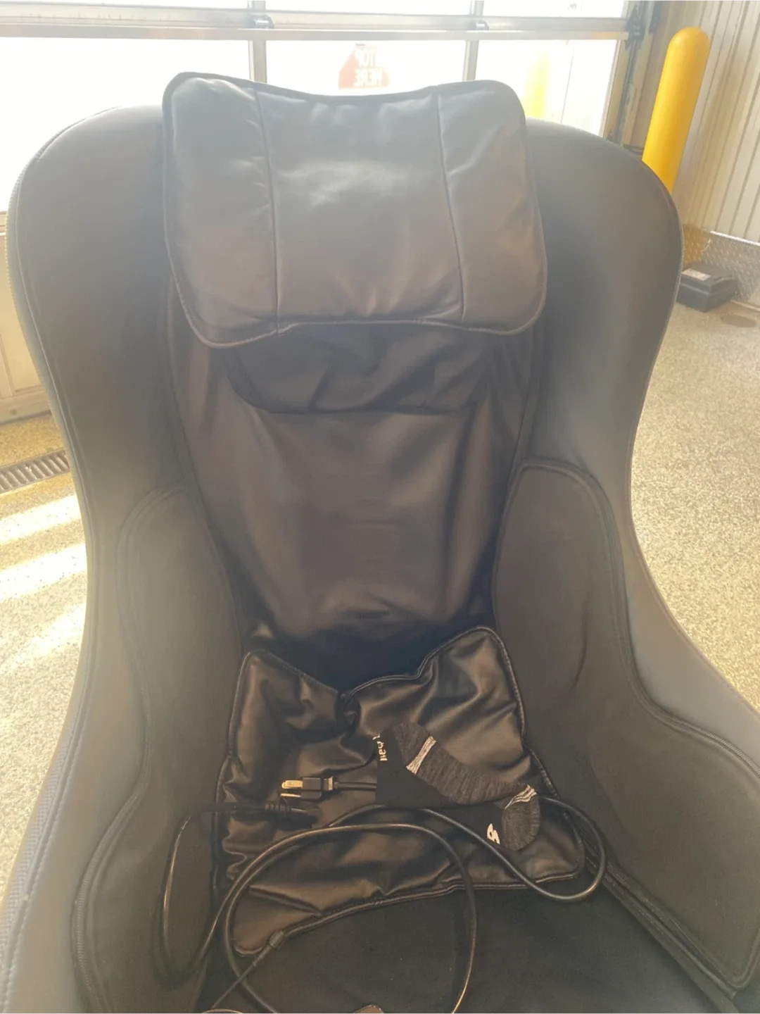 Bob's Discount Furniture Massage Chair image indicator(6)