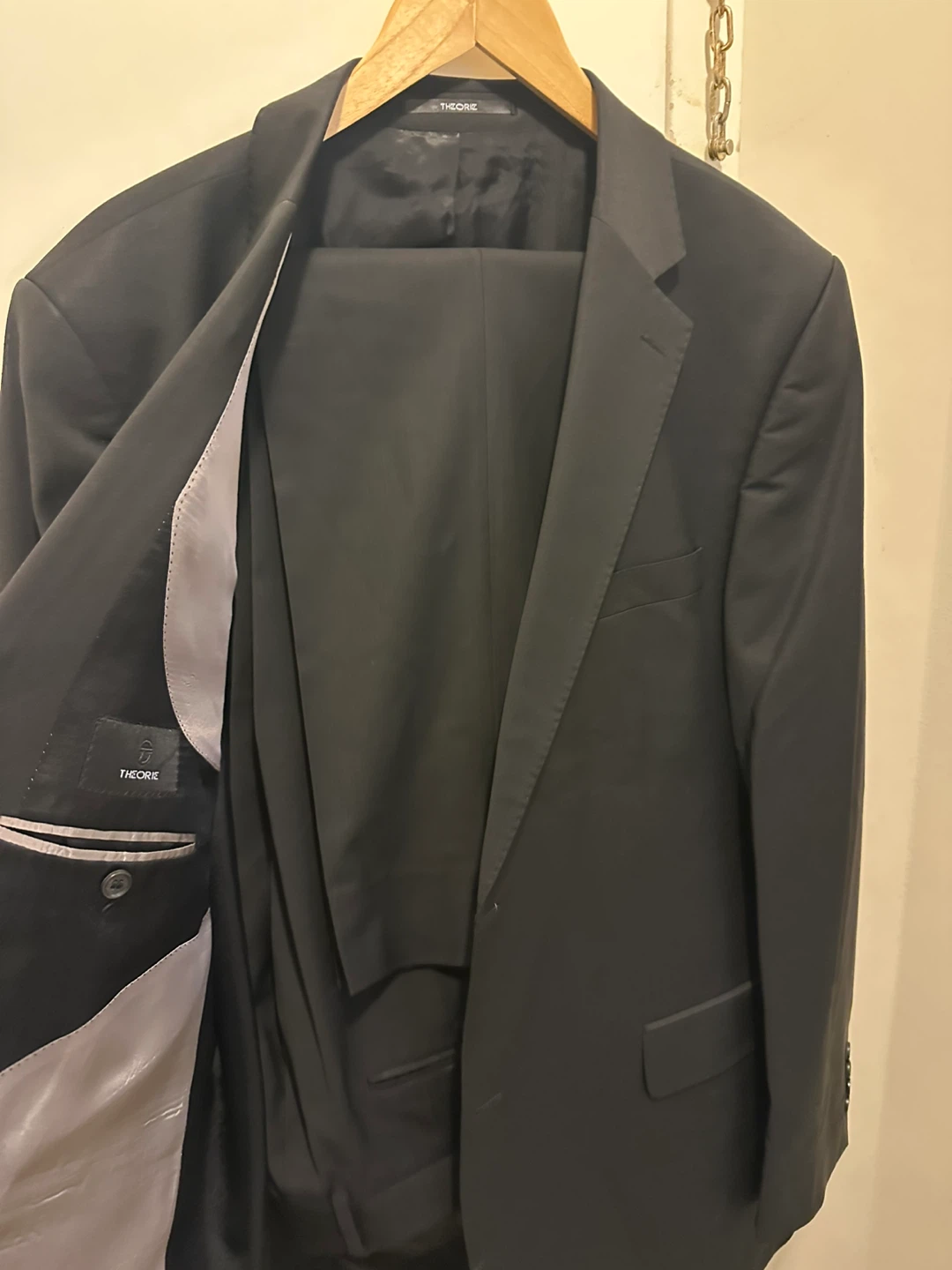 Theorie Black Suit