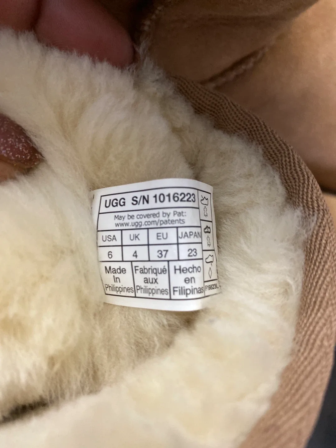 UGG Classic Short Boots - Size 6 image indicator(4)