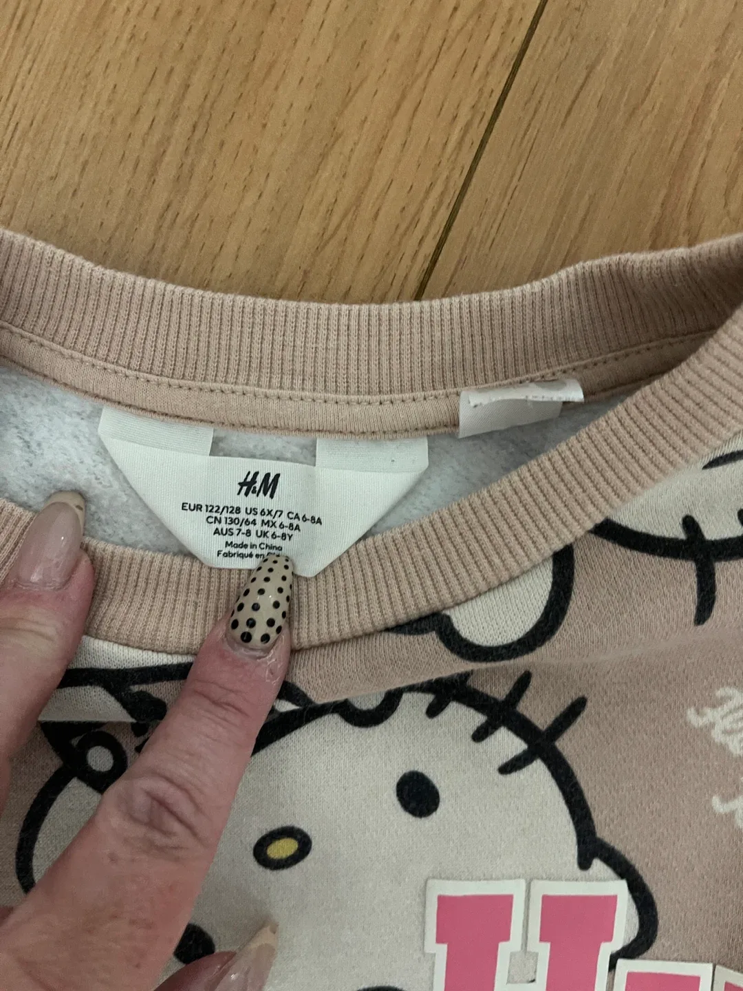 6-8 Hello Kitty H&M jogging set image indicator(3)