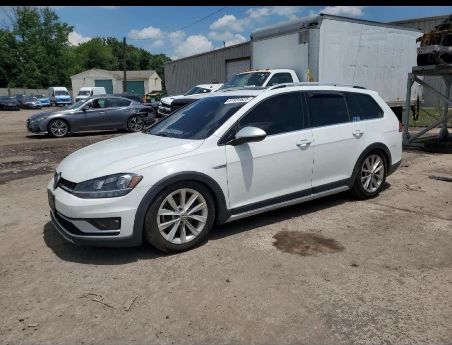 car - photo 2