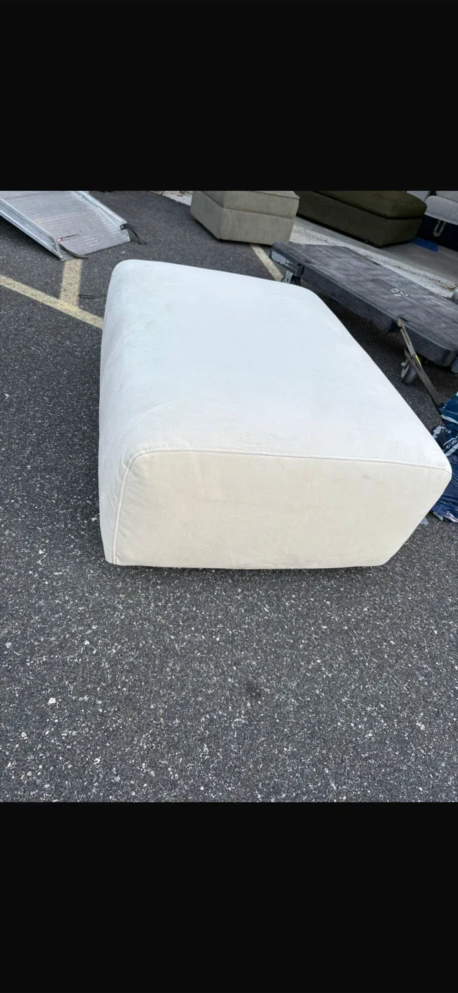 White Ottoman Footrest image indicator(2)