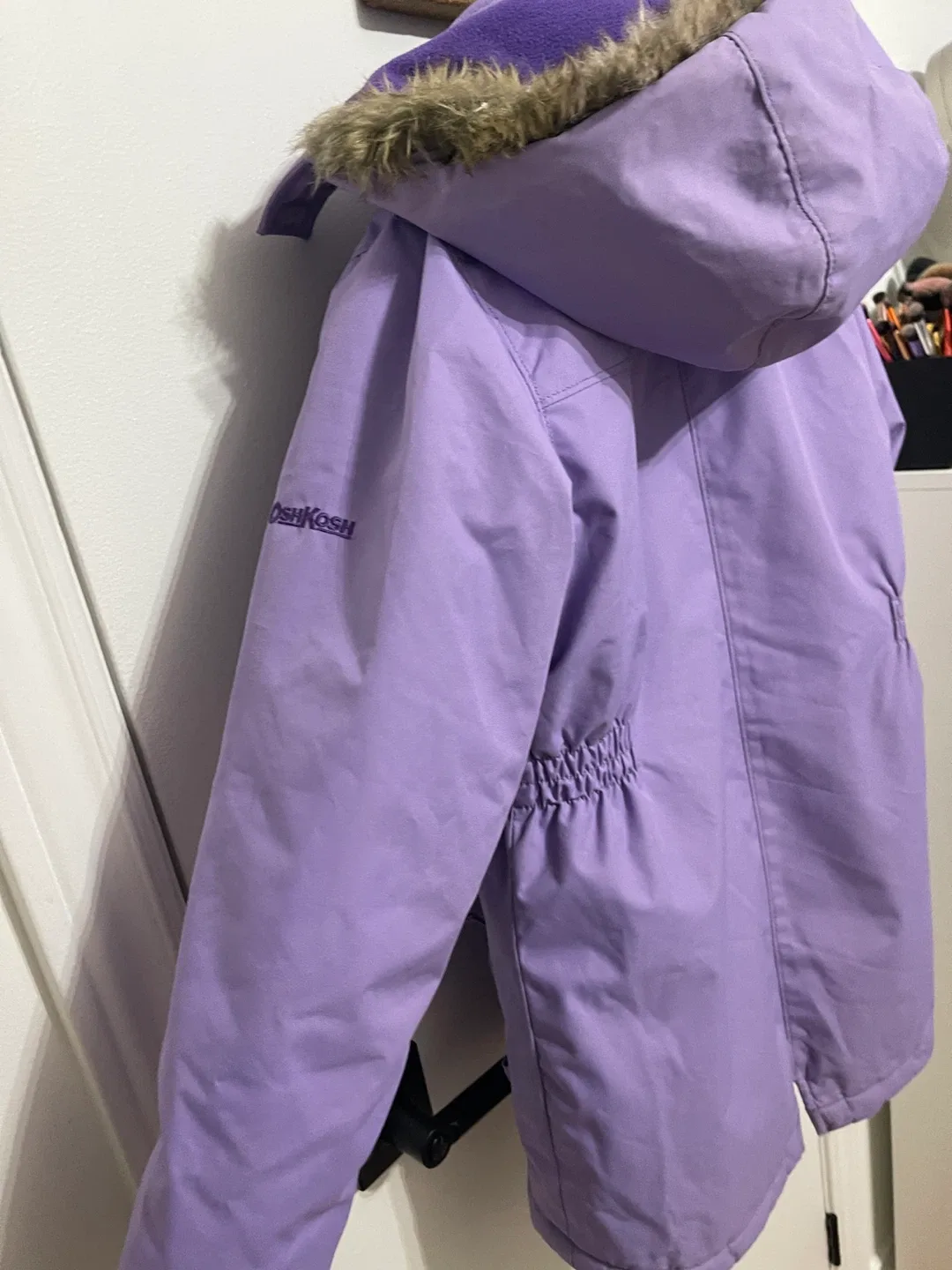 Like new Size 8 Oshkosh long back winter coat image indicator(4)