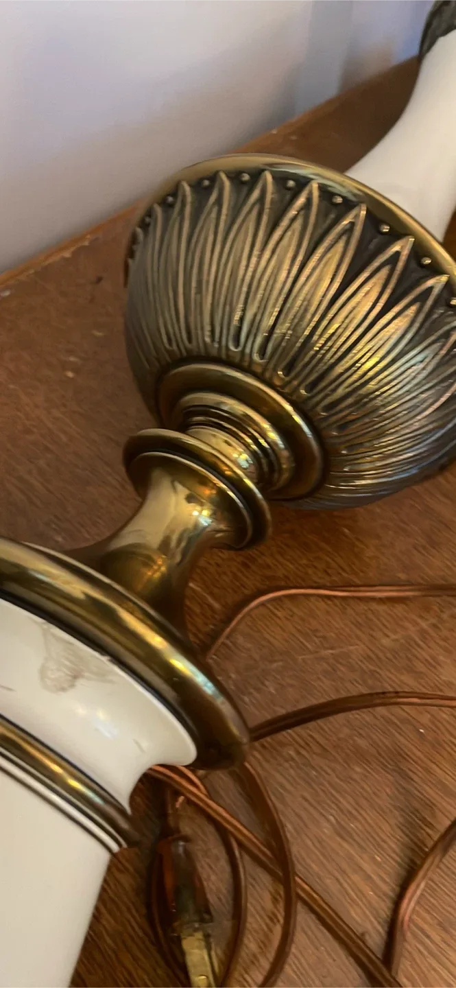 Vintage brass Table Lamp - Cream & (gold coloured) brass Accent image indicator(9)