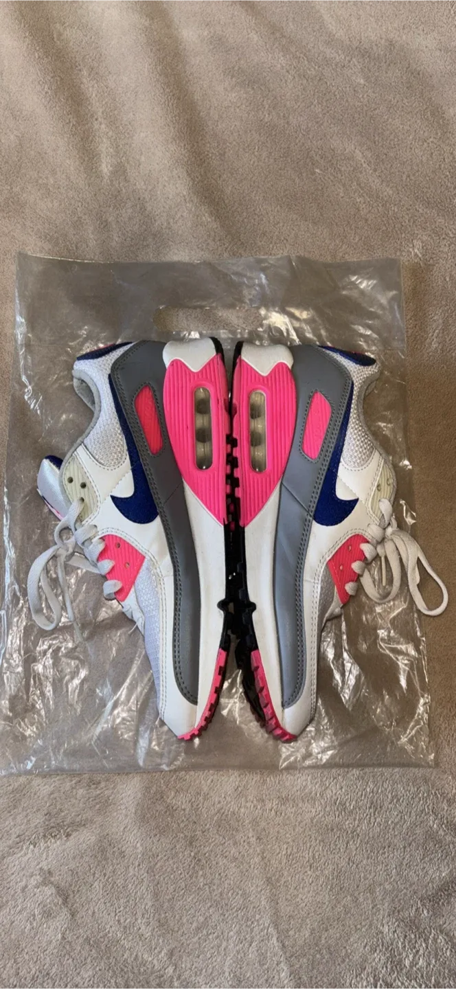 Nike Air Max 90 women’s trainers image indicator(3)