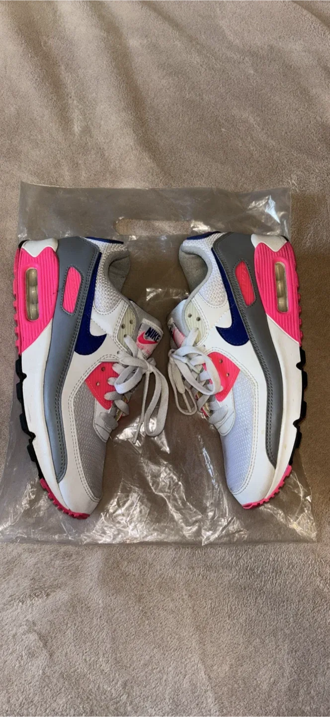 Nike Air Max 90 women’s trainers image indicator(2)