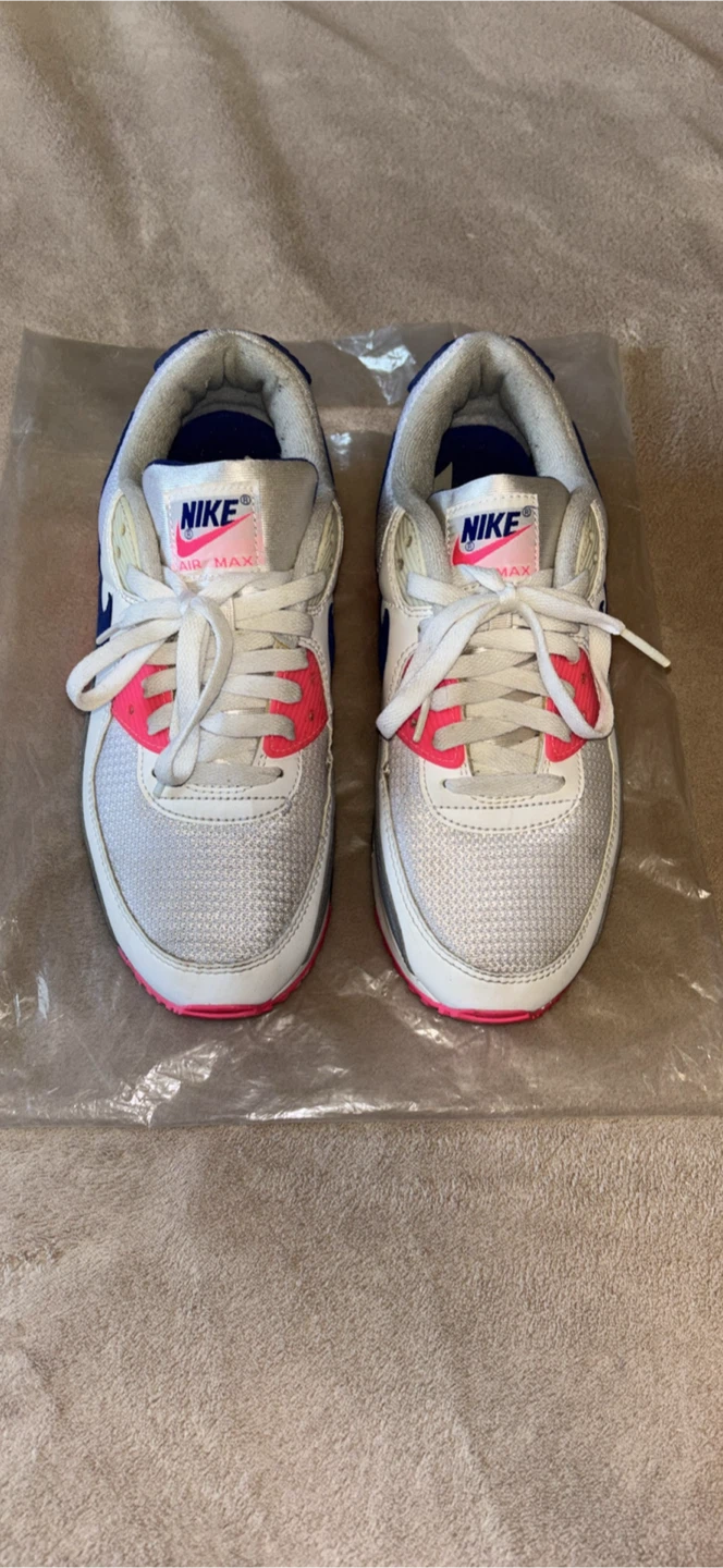 Nike Air Max 90 women’s trainers