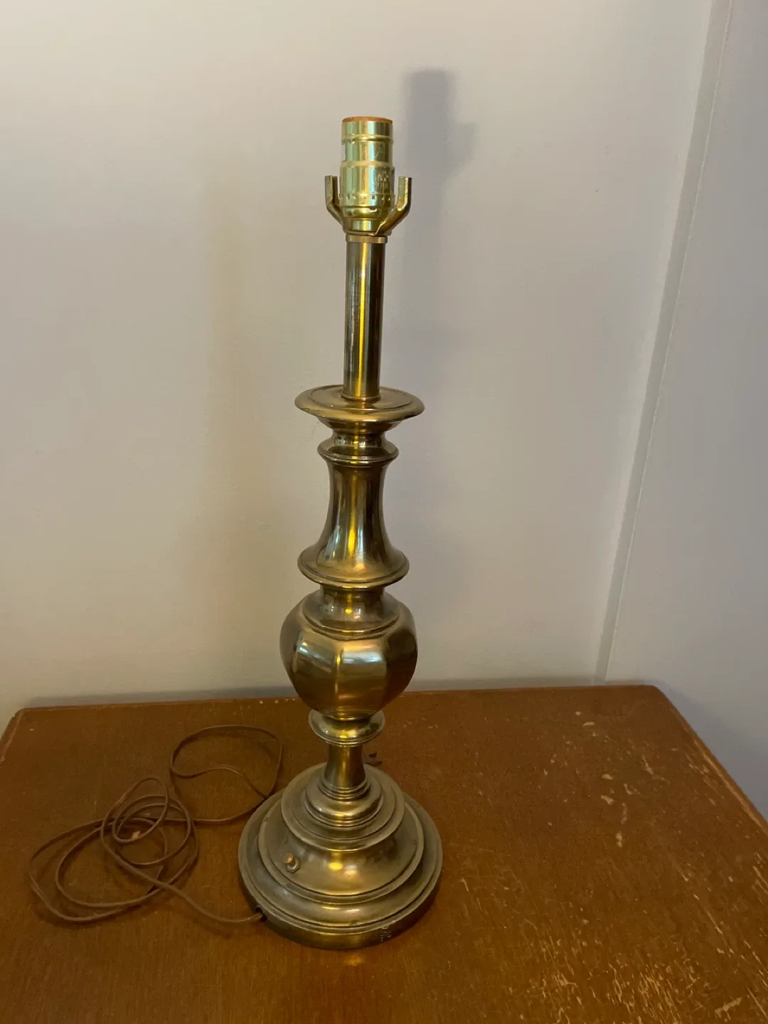 Vintage Brass Table Lamp image indicator(9)