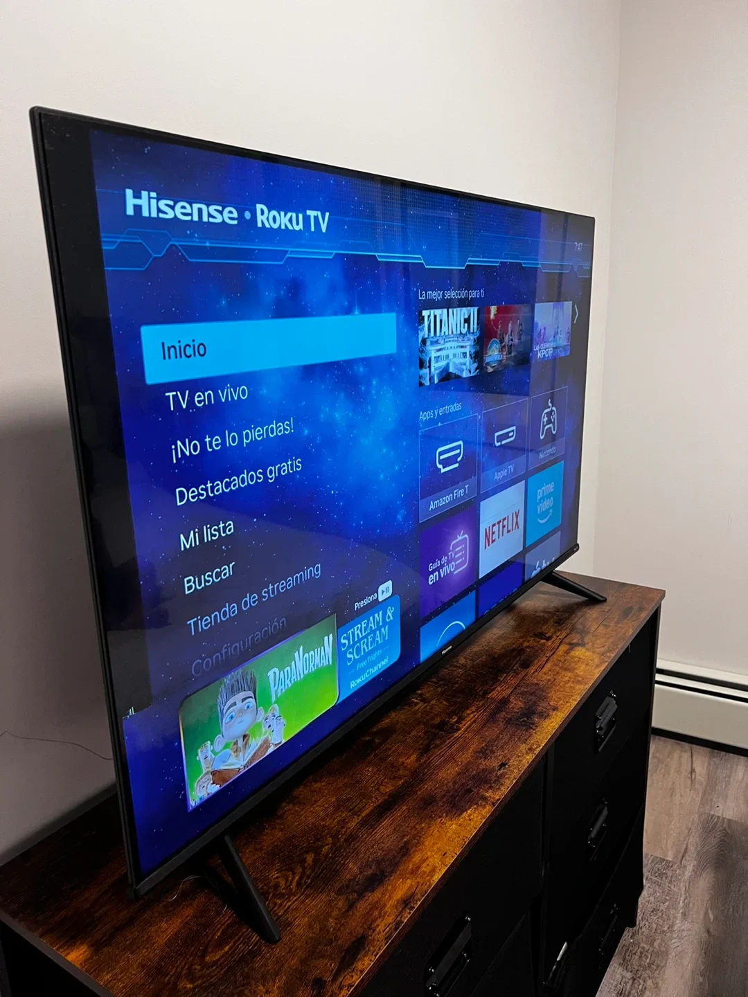 Hisense Roku TV 50”