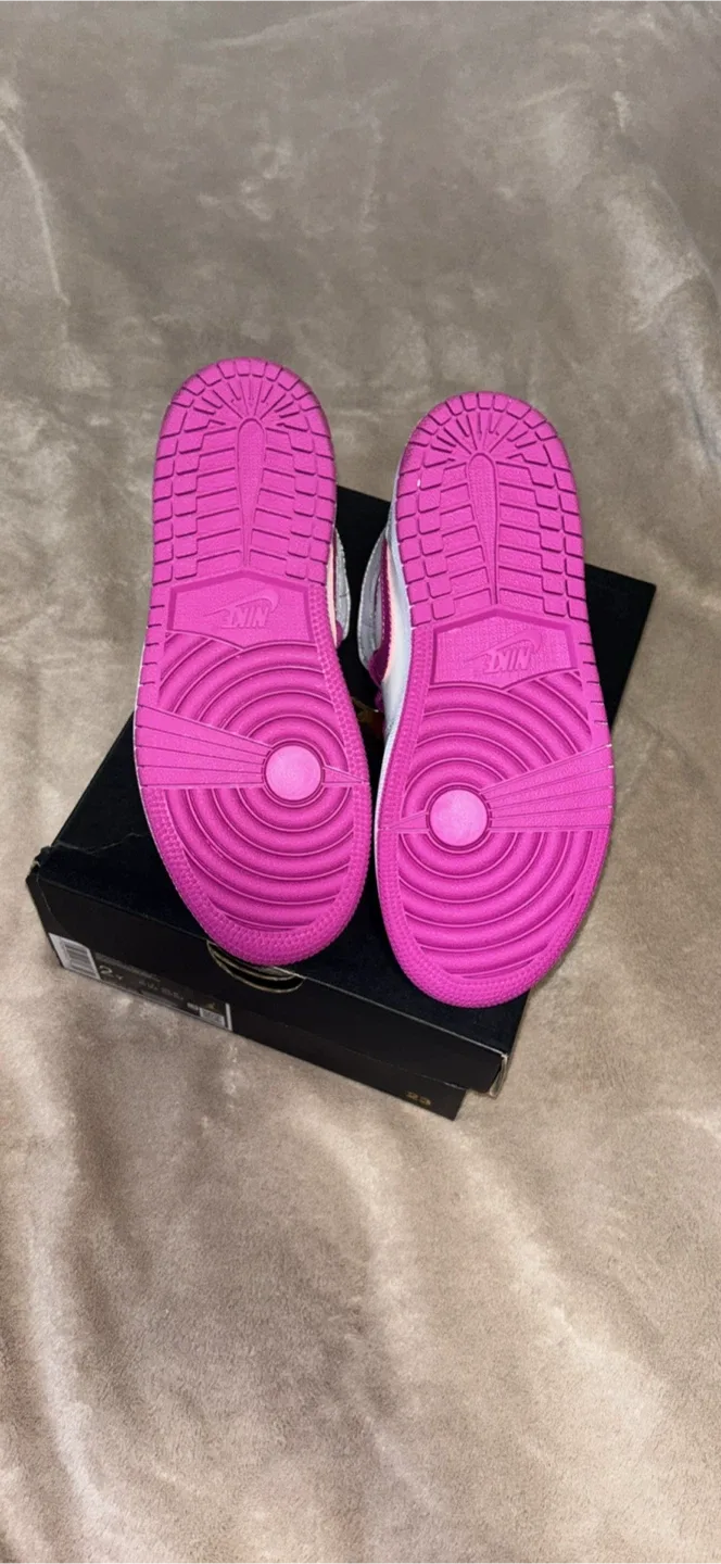 Jordan Air 1 Mid SE Toddler Shoes - Pink/White - Size 2 kids. image indicator(2)