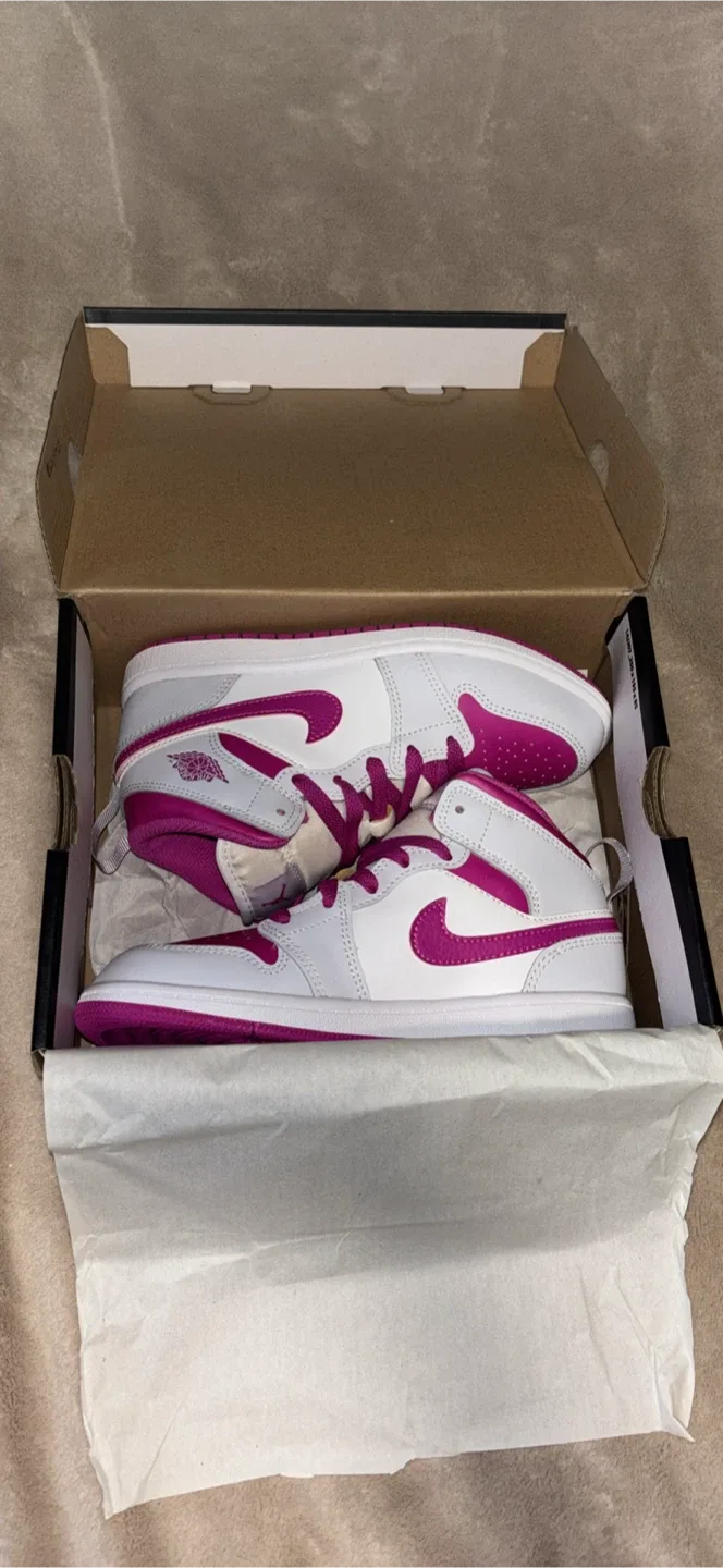 Jordan Air 1 Mid SE Toddler Shoes - Pink/White - Size 2 kids. image indicator(3)