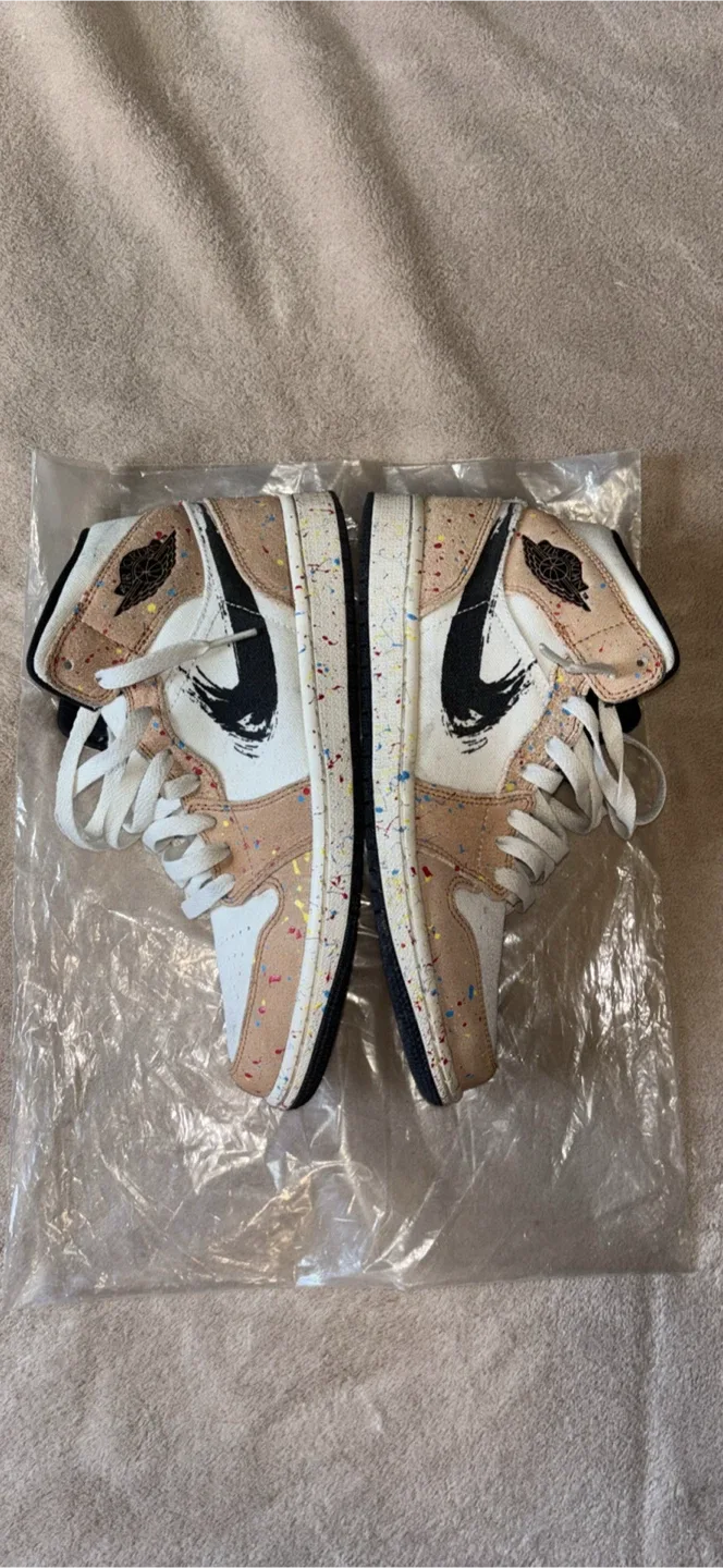 Jordan 1 Mid SE Brushstroke. Women’s size 7.5 thumbnail
