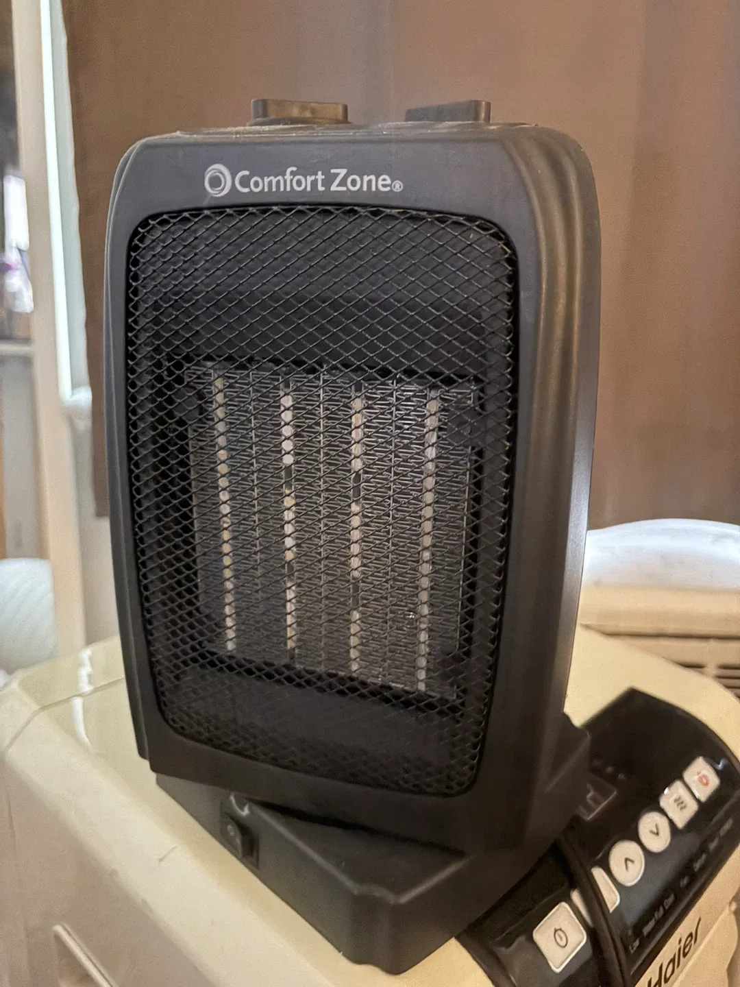 Comfort Zone Personal Space Heater image indicator(2)