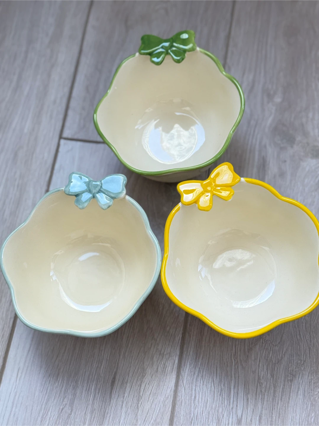 Set of 3 Decorative Bowls with Bows