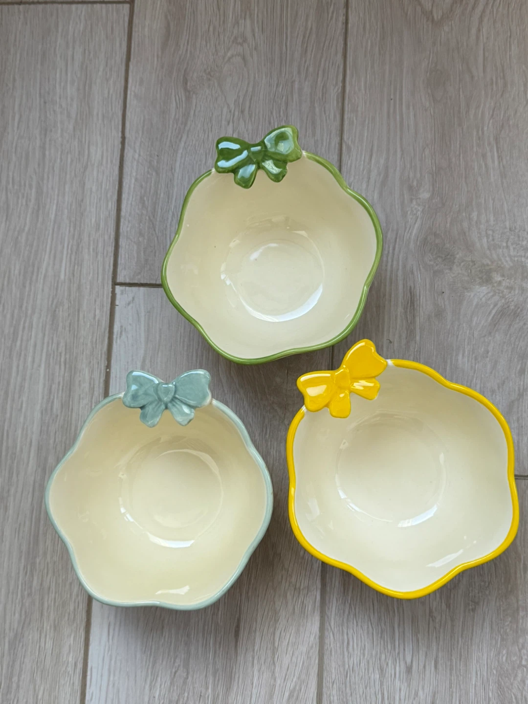 Set of 3 Decorative Bowls with Bows - photo 2