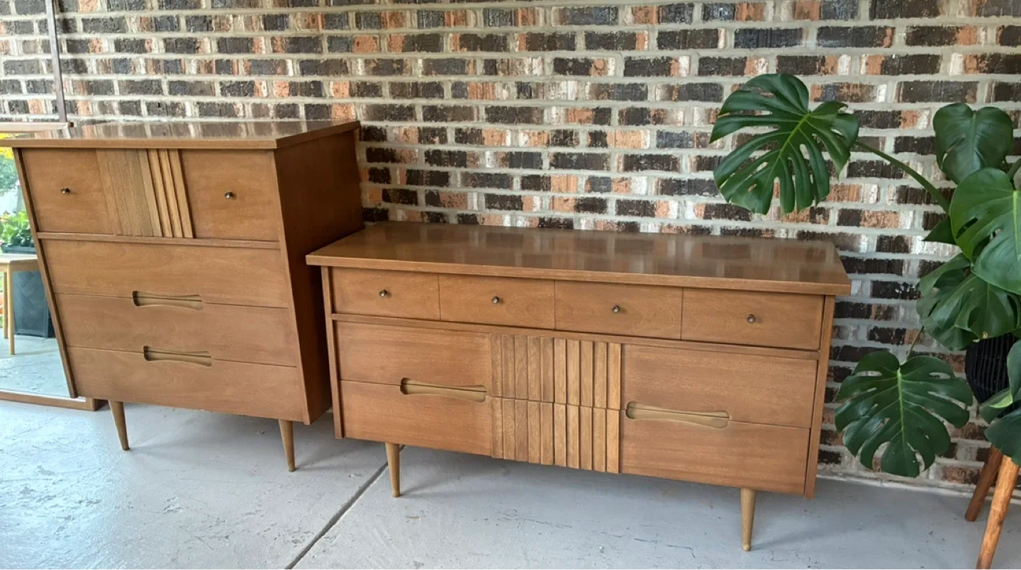 Mid-Century Modern Dresser Set thumbnail