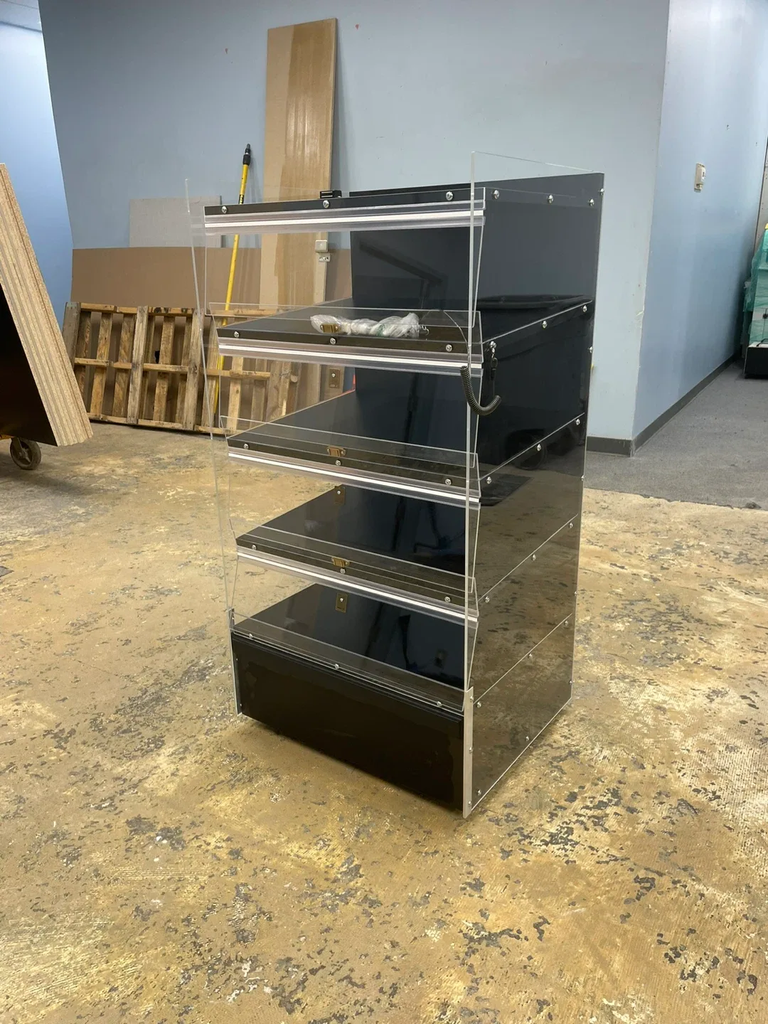 Display Shelf - Black & Clear Acrylic image indicator(2)