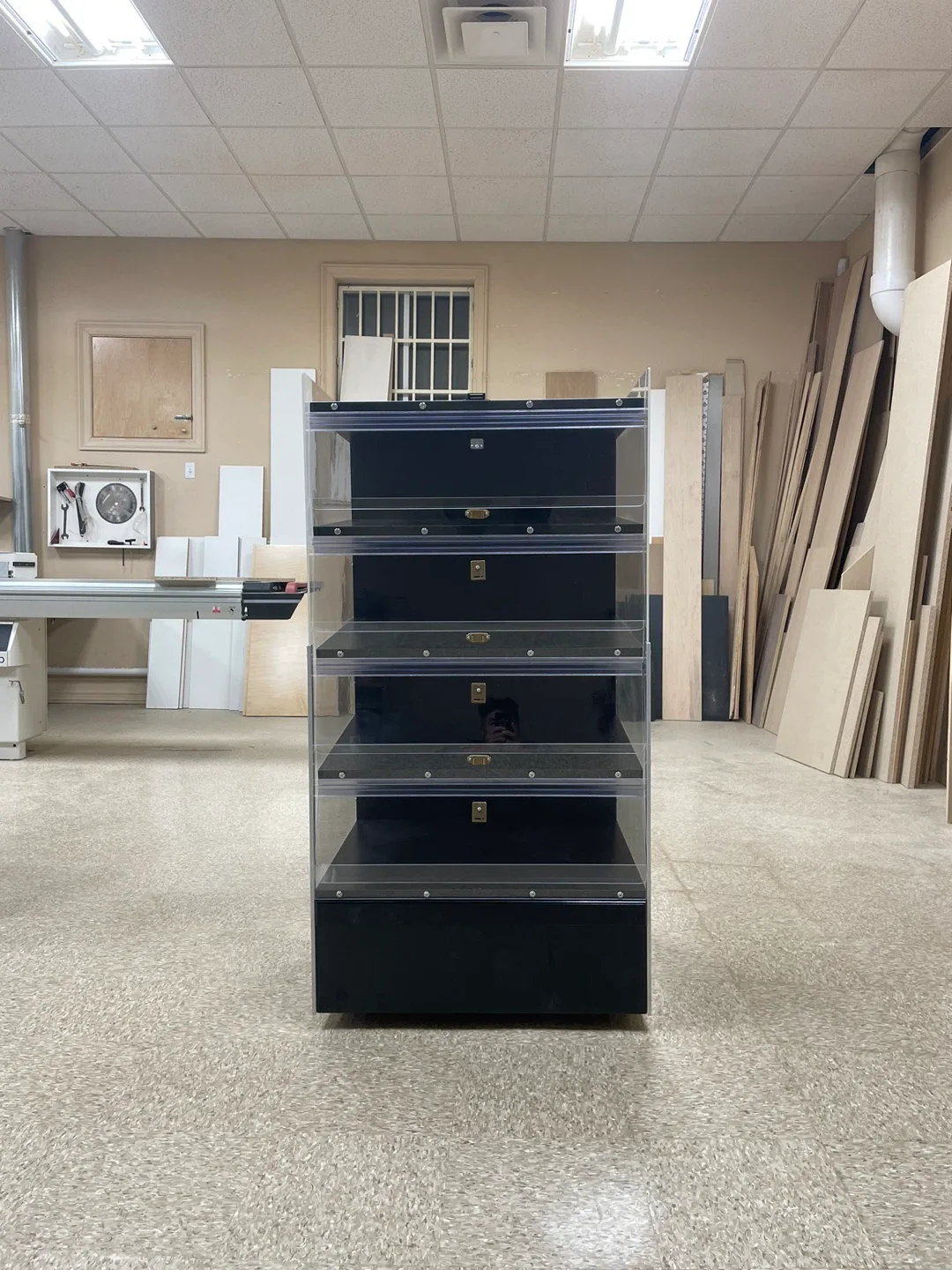 Display Shelf - Black & Clear Acrylic image indicator(9)