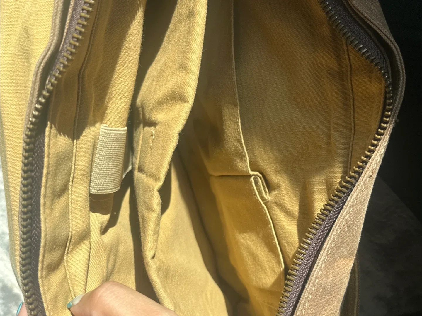 Canvas Messenger Bag image indicator(2)