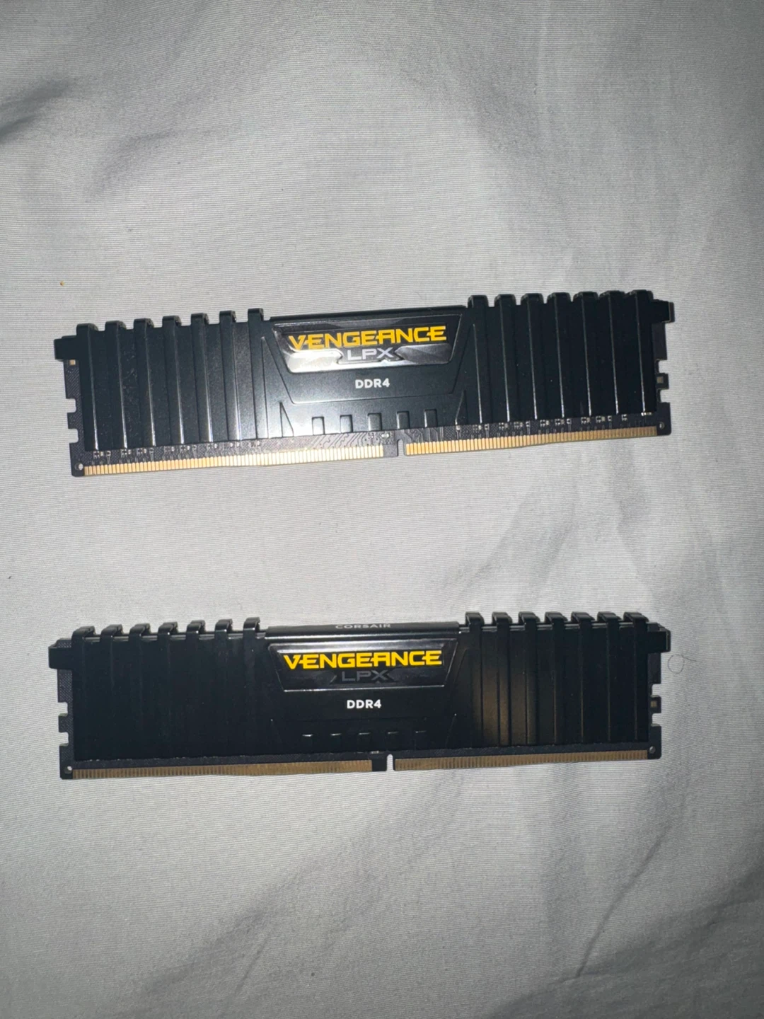 HP Pavilion HPE Desktop PC & Corsair Vengeance LPX DDR4 RAM - photo 2