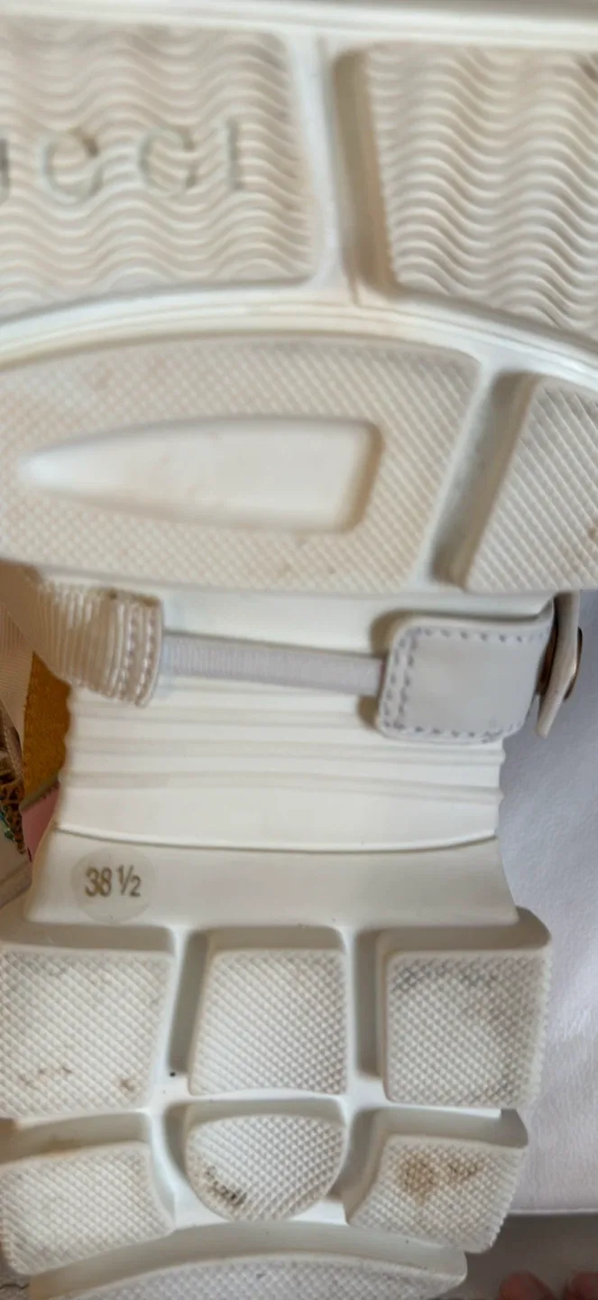 Gucci Flashtrek Embellished Sneakers Size 8.5 image indicator(3)