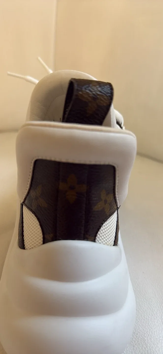 Louis Vuitton LV Trainer Sneaker Size 39 image indicator(5)