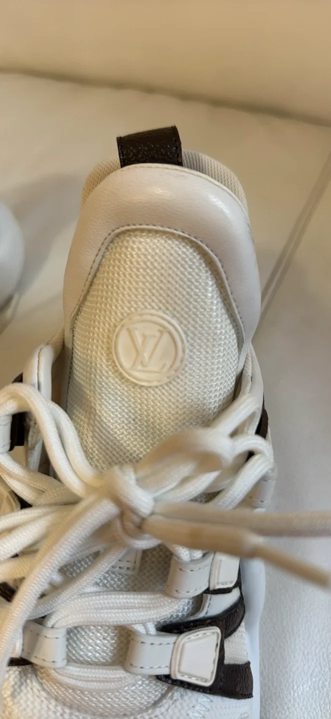 Louis Vuitton LV Trainer Sneaker Size 39 image indicator(3)