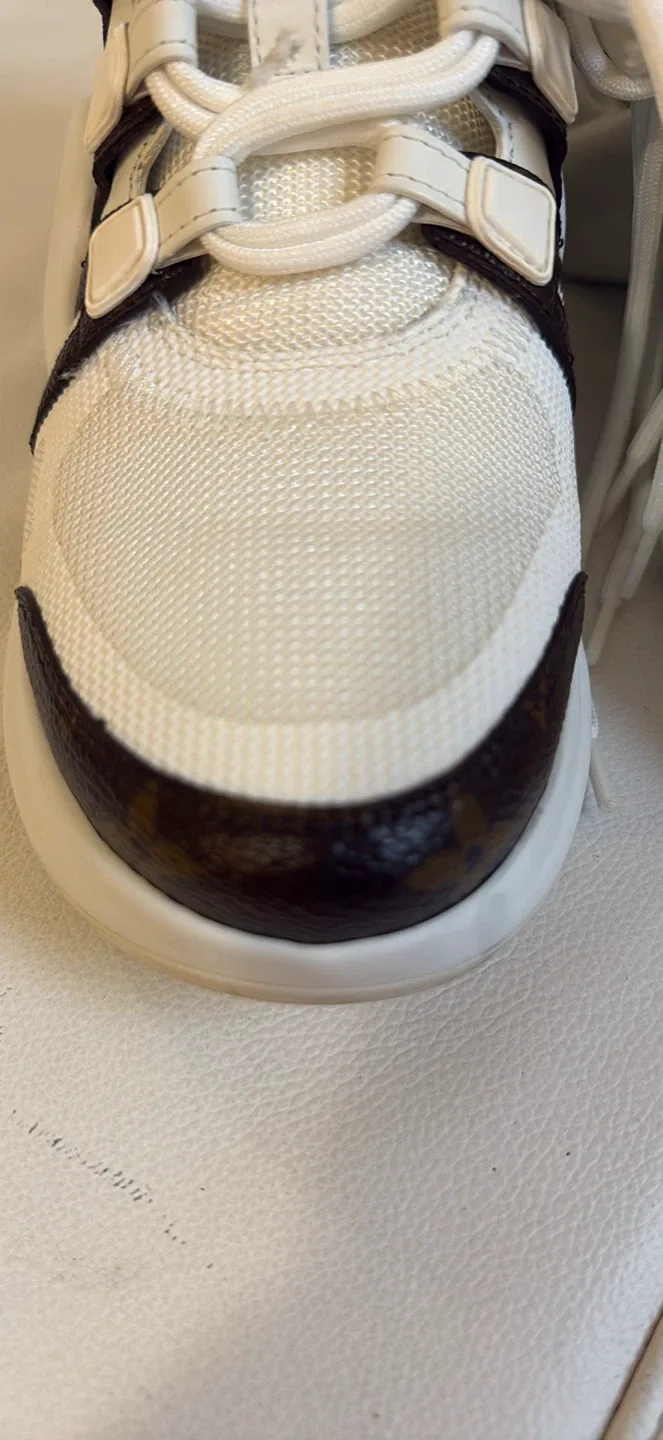 Louis Vuitton LV Trainer Sneaker Size 39 image indicator(7)