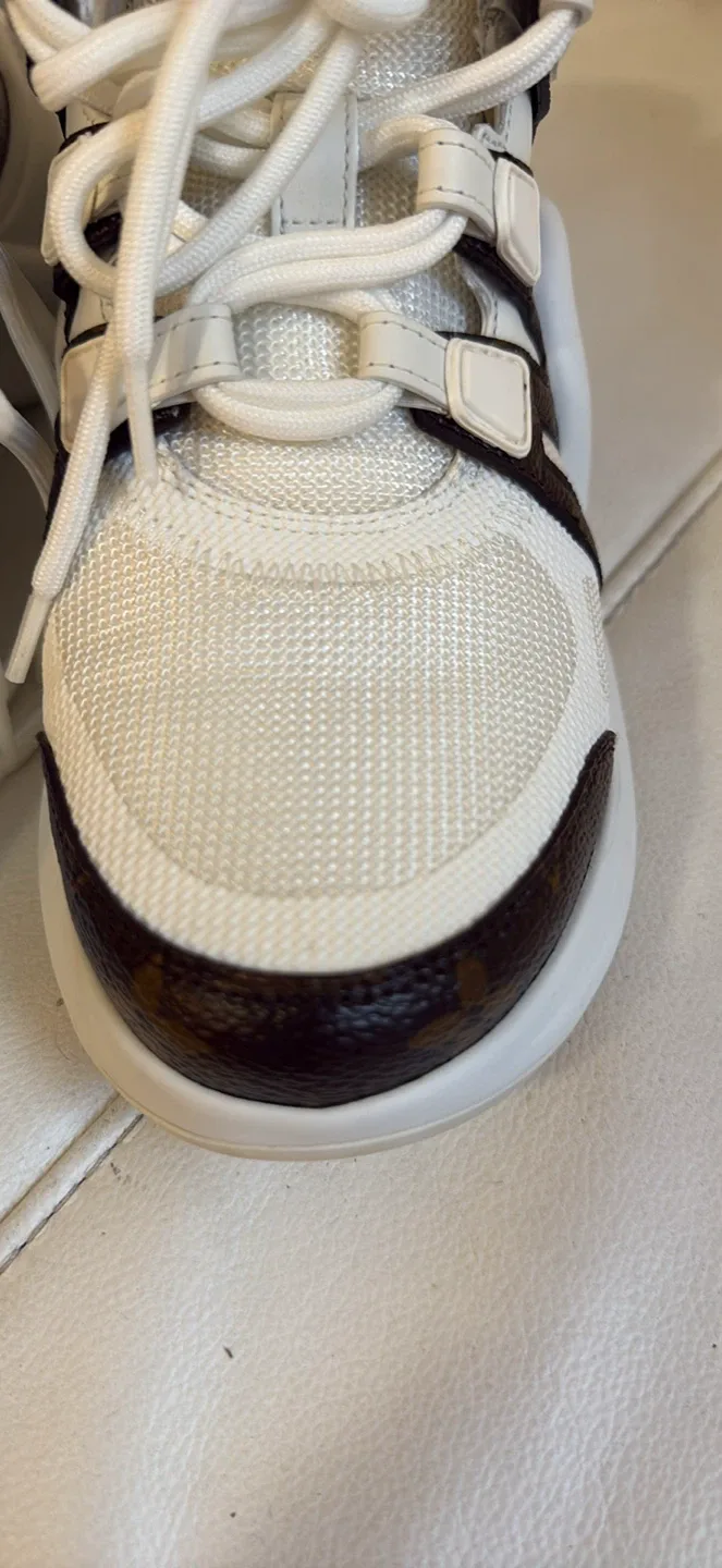 Louis Vuitton LV Trainer Sneaker Size 39 image indicator(8)