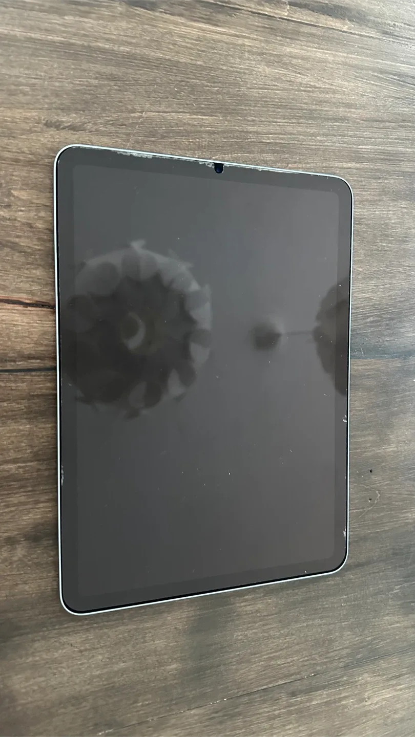 iPad Air 64GB gen 4 image indicator(2)