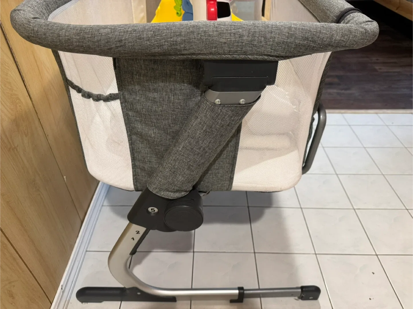 Baby Delight Beside Me Dreamer Bassinet image indicator(2)