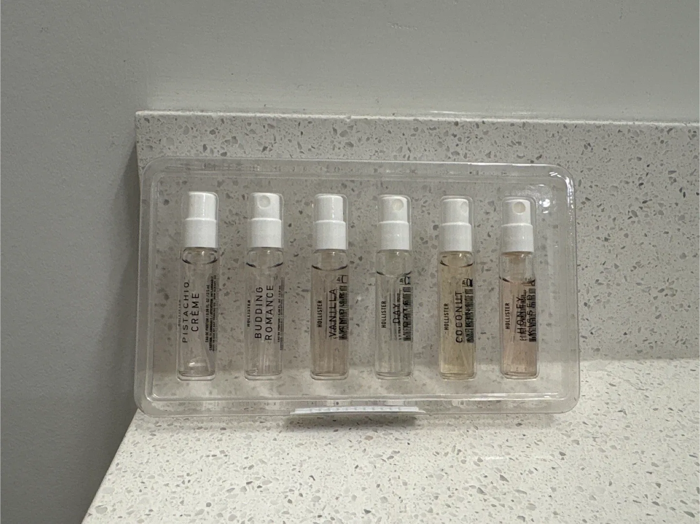 Hollister Perfume Discovery Kit - New! image indicator(2)