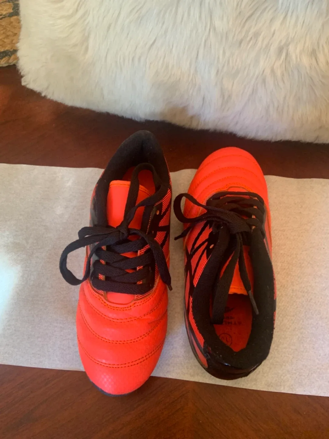 Boy’s Athletic Works Soccer Shoes - Size 13 image indicator(9)