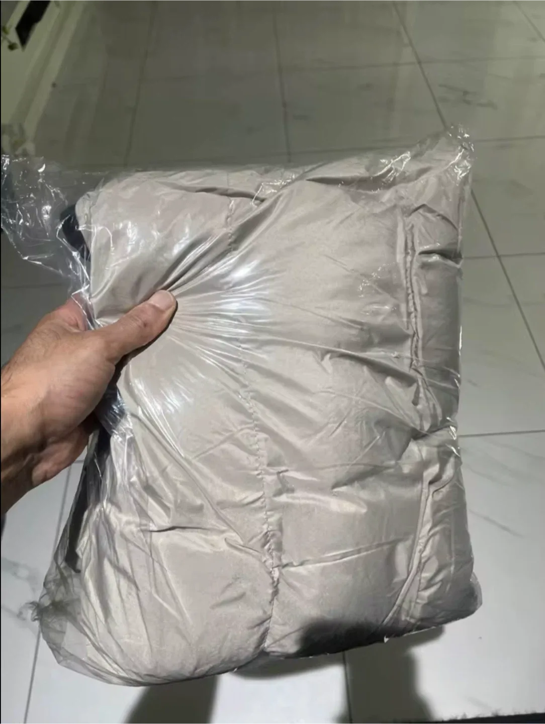 White Puffer Jacket image indicator(2)