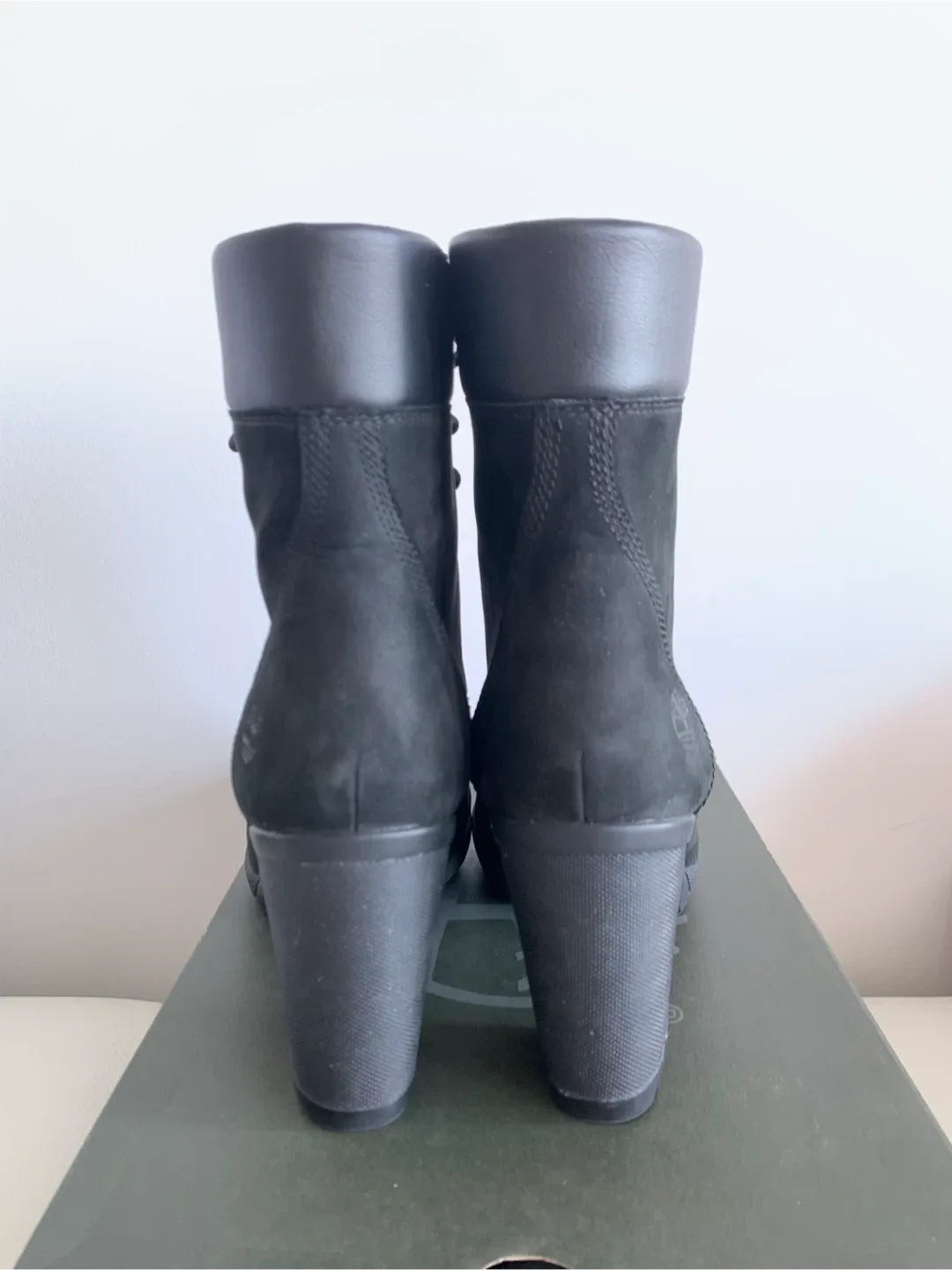 Timberland-Camdale leather & waterproof high heels, size 8 image indicator(3)