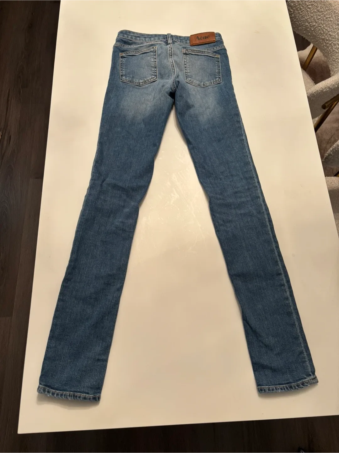 Acne jeans  size 25 -great condition image indicator(3)