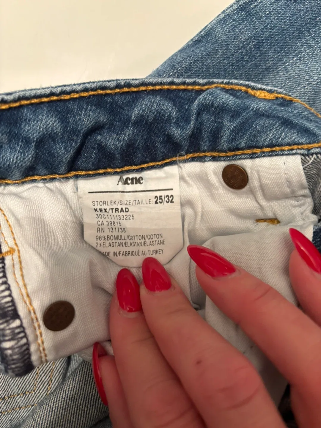 Acne jeans  size 25 -great condition image indicator(5)