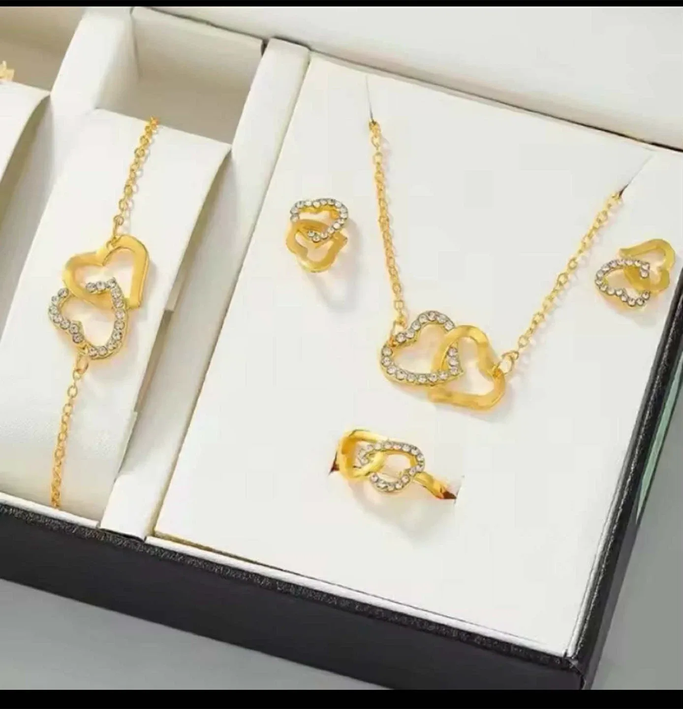Gold Heart Jewelry Set - New in Box image indicator(5)