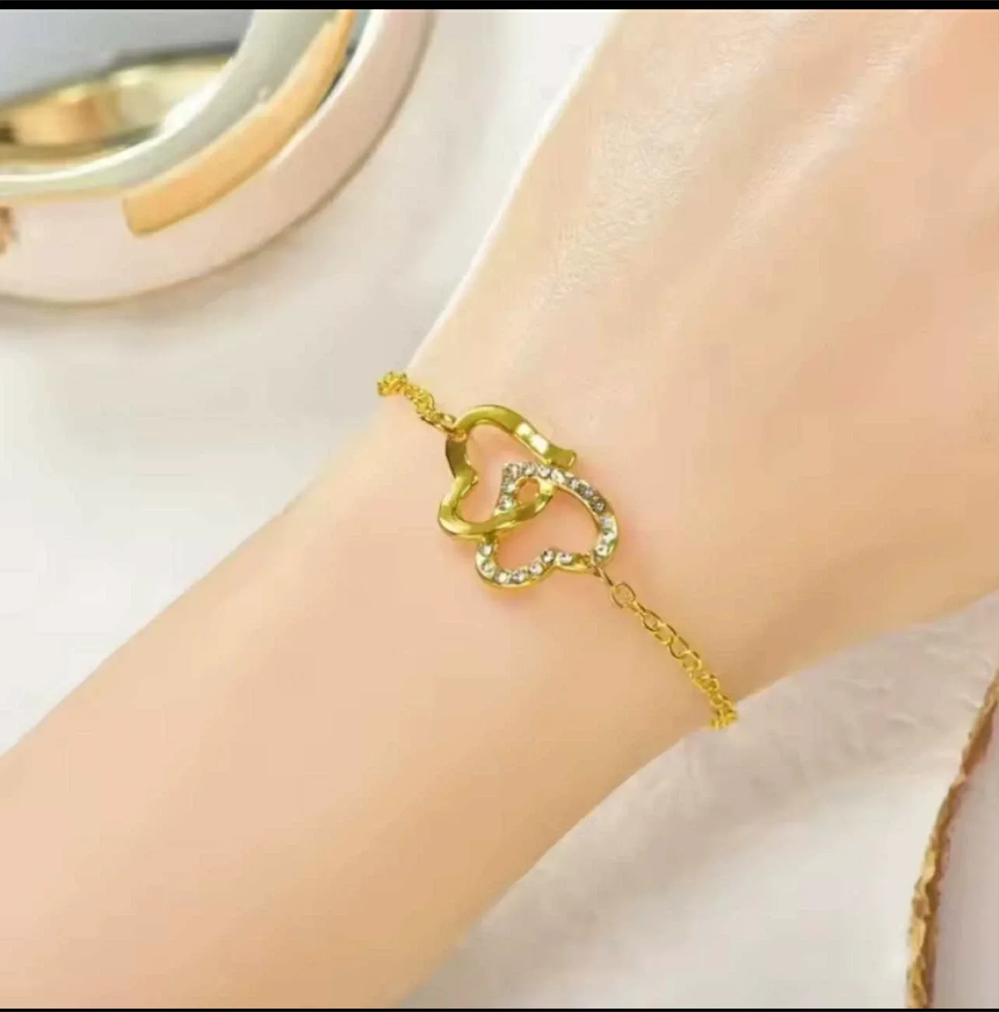 Gold Heart Jewelry Set - New in Box image indicator(2)