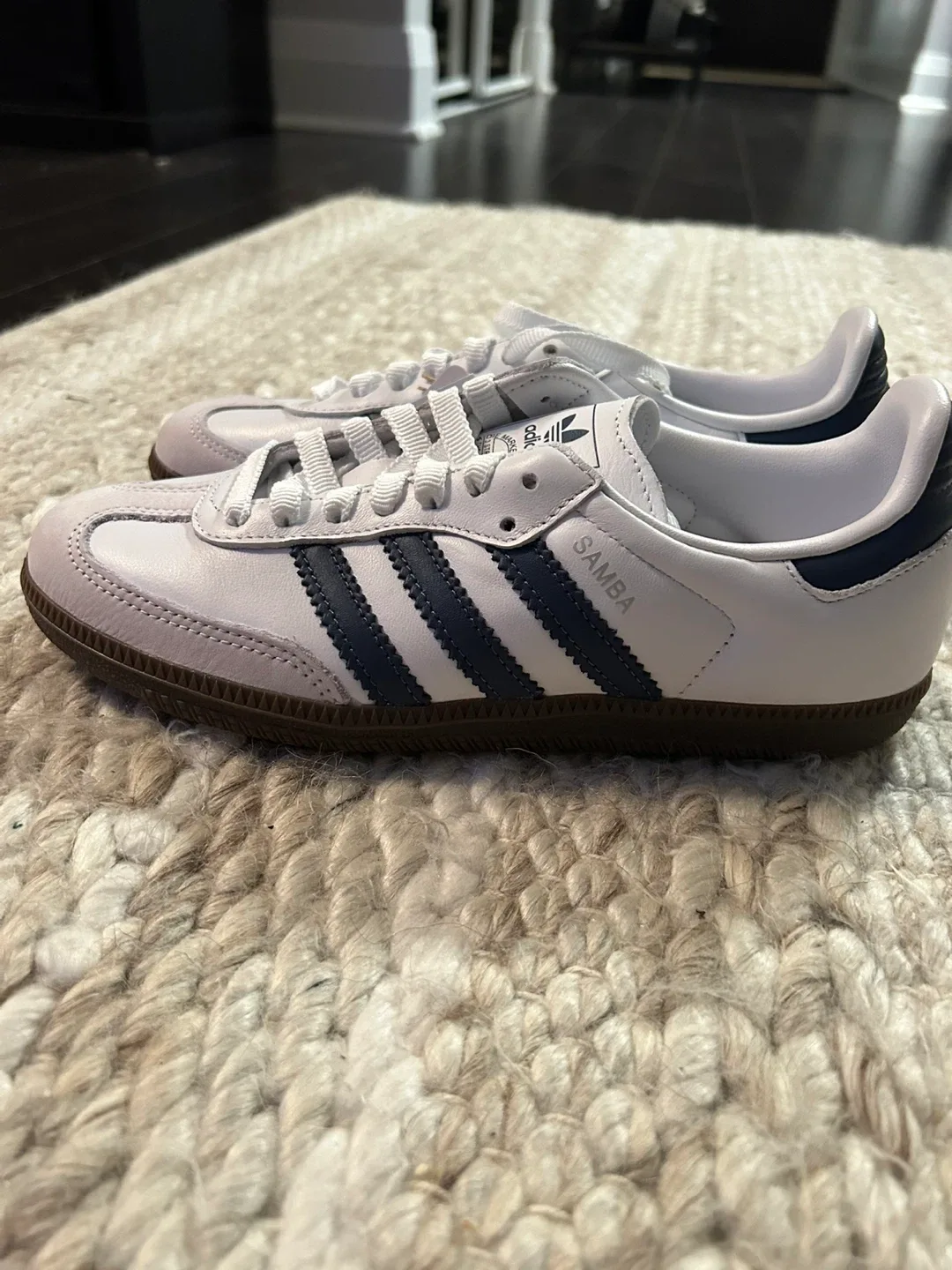 Adidas Samba White/Navy Shoes - Women's Size 6 image indicator(5)