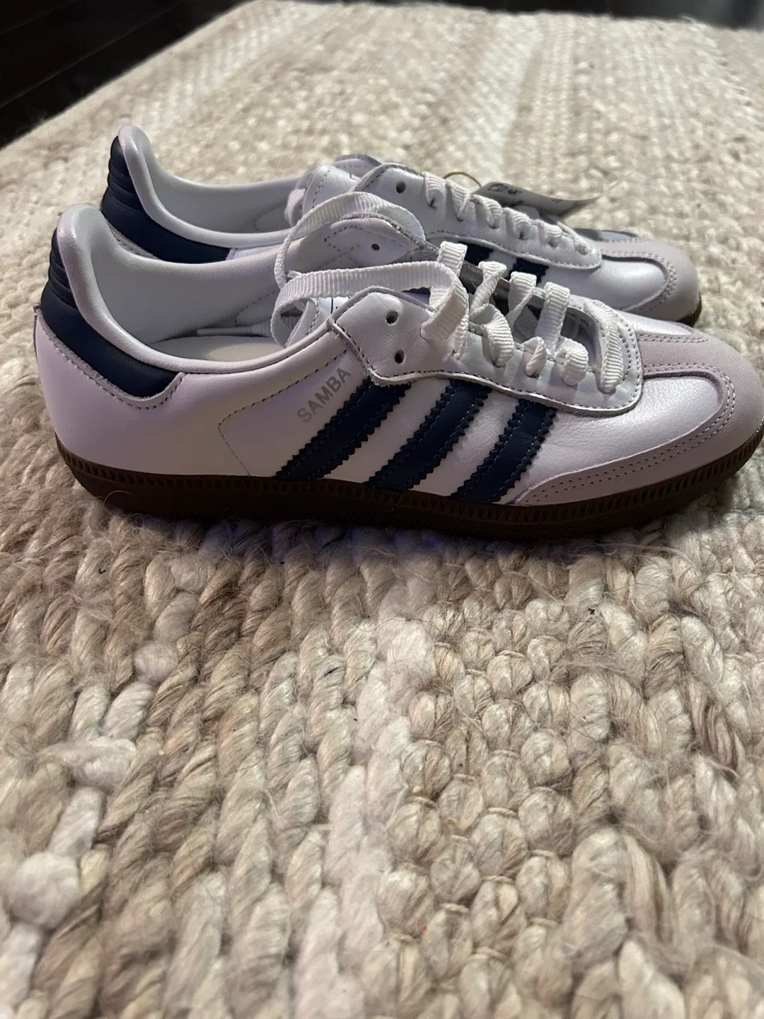 Adidas Samba White/Navy Shoes - Women's Size 6 image indicator(3)