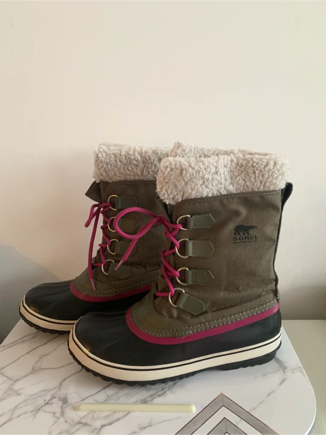 SOREL Warm & Waterproof boots thumbnail