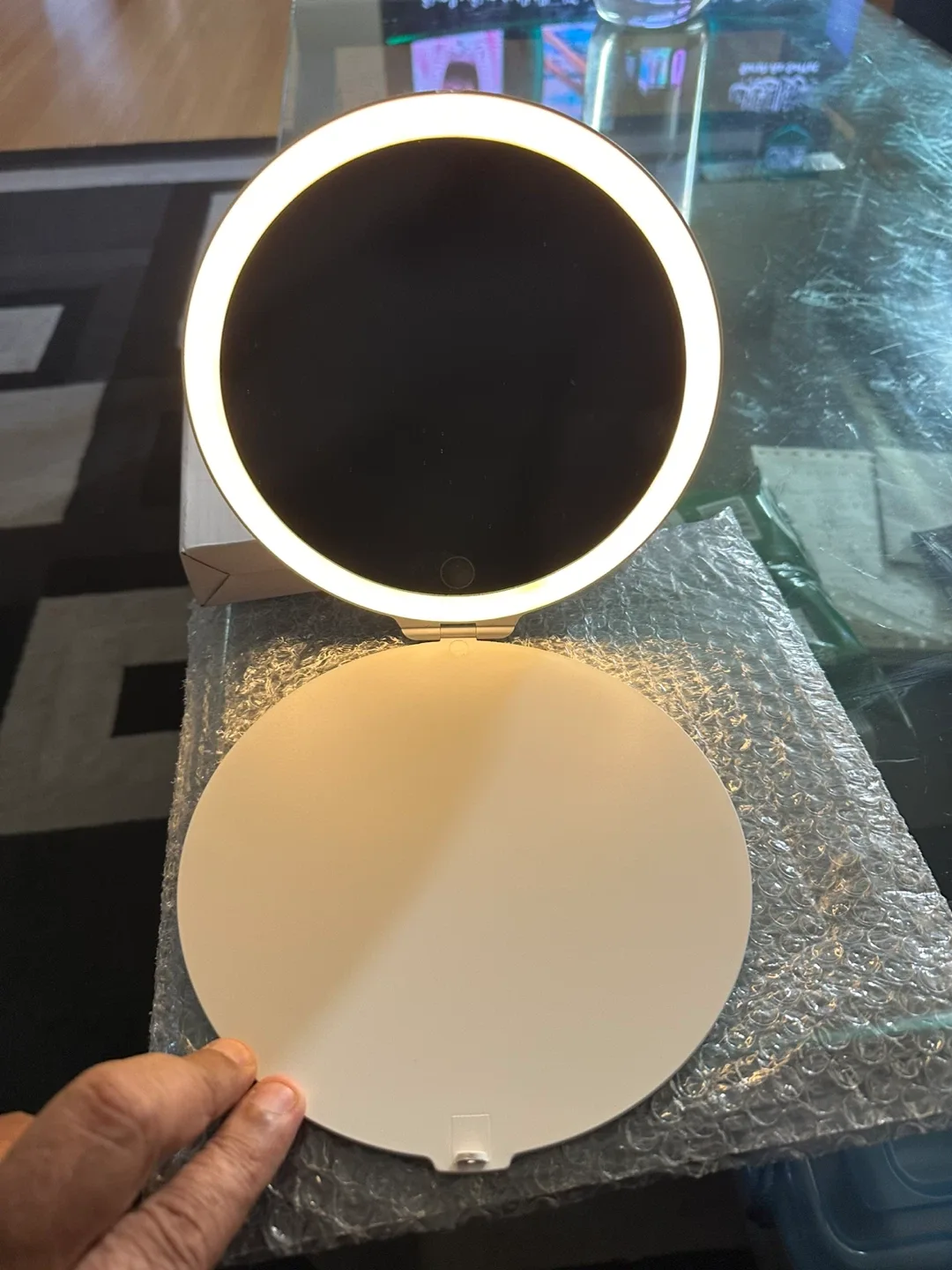 10X Magnification LED Suction Cup Magnifying Mirror image indicator(2)