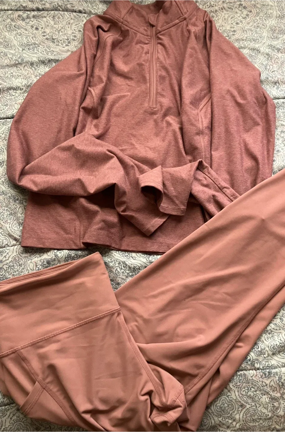 (Old Navy) Pink Activewear Set - Size Women Large image indicator(2)