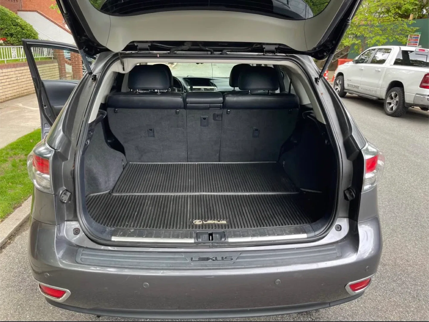 Lexus RX 450h SUV image indicator(6)