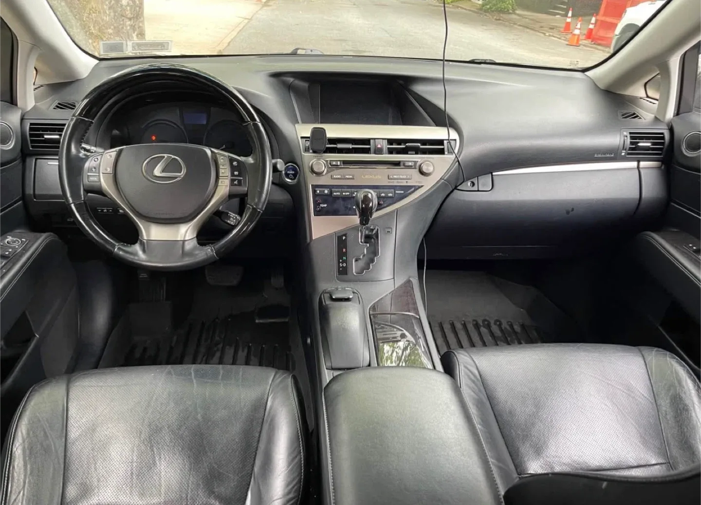 Lexus RX 450h SUV image indicator(10)