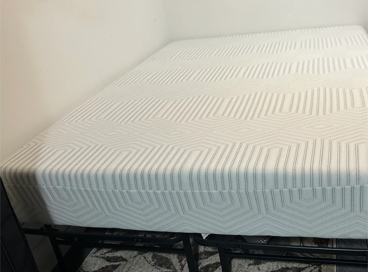 White Mattress-Queen Size thumbnail