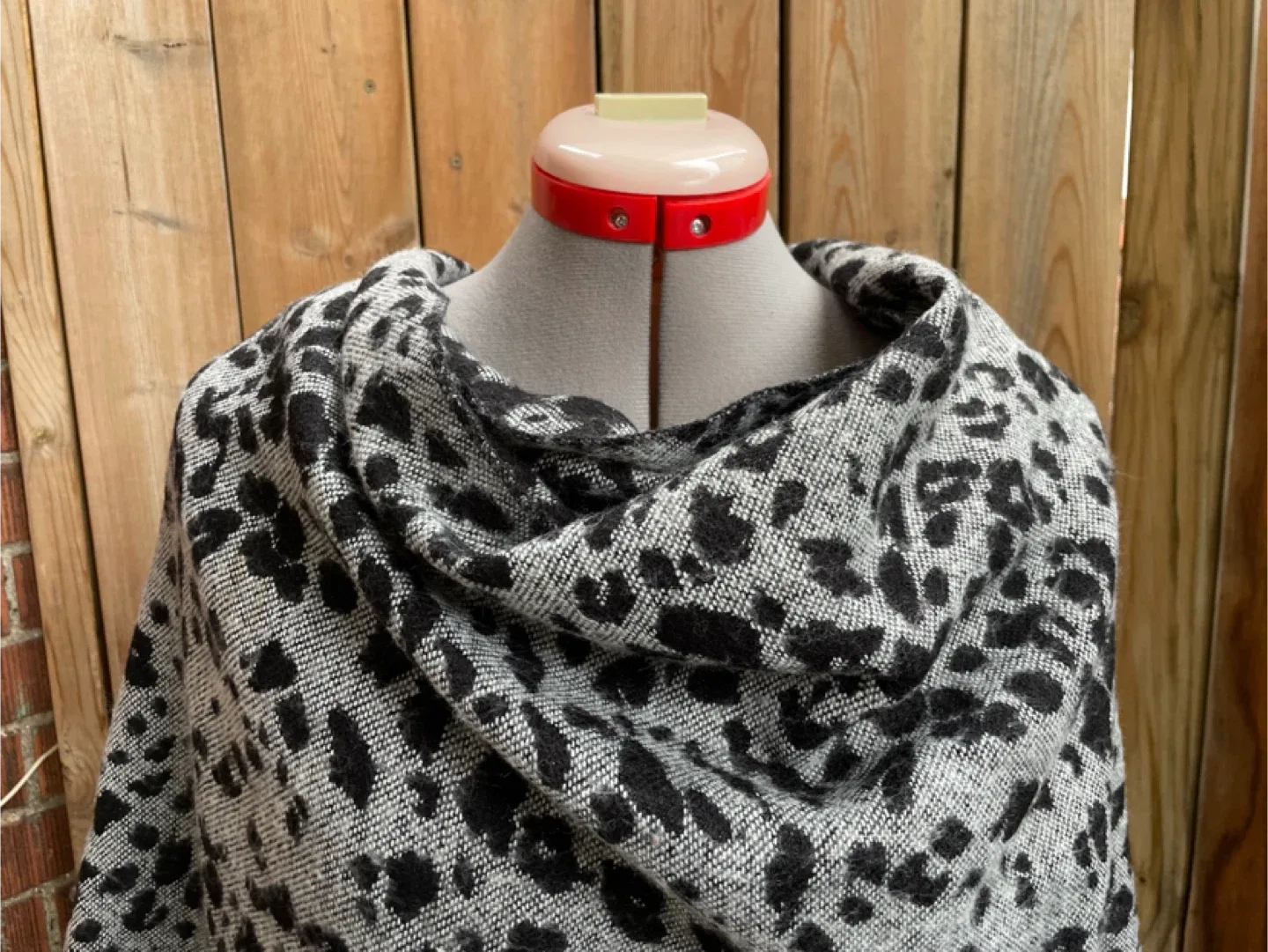 Leopard Print reversible wrap/shawl image indicator(5)